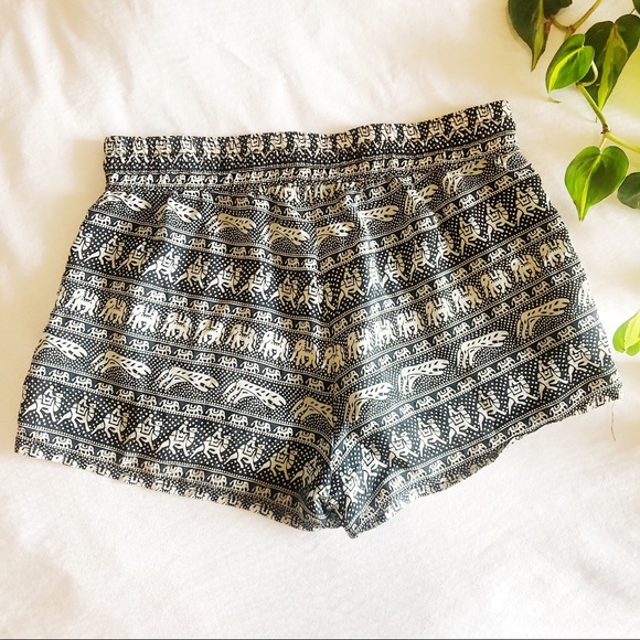 Anthropologie Printed Black and White Shorts - Picture 3 of 5